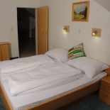Ap432 Schlafzimmer "1" Doppel + Einzelbett p3