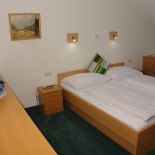Ap432 Schlafzimmer "2" Doppel + Einzelbett p1